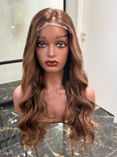 Lade das Bild in den Galerie-Viewer, May