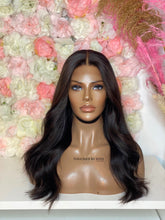 Lade das Bild in den Galerie-Viewer, Thresia