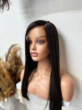 Lade das Bild in den Galerie-Viewer, Samira