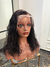 Lade das Bild in den Galerie-Viewer, Linda