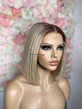 Lade das Bild in den Galerie-Viewer, Diva