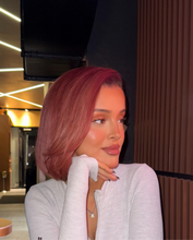 Lade das Bild in den Galerie-Viewer, Donika