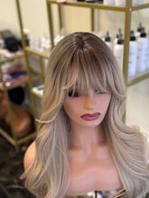 Lade das Bild in den Galerie-Viewer, Elara