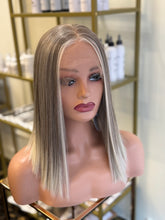 Lade das Bild in den Galerie-Viewer, Sienna