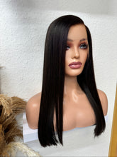 Lade das Bild in den Galerie-Viewer, Samira