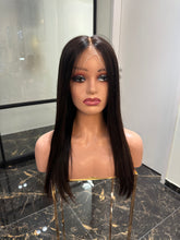 Lade das Bild in den Galerie-Viewer, Malika