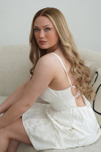 Lade das Bild in den Galerie-Viewer, Xenia