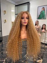 Lade das Bild in den Galerie-Viewer, Tyla