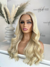 Lade das Bild in den Galerie-Viewer, Monroe