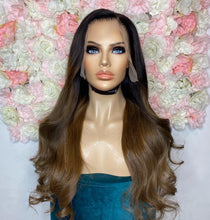 Lade das Bild in den Galerie-Viewer, KELIANE