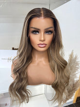 Lade das Bild in den Galerie-Viewer, Amanda