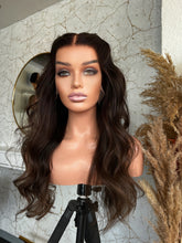 Lade das Bild in den Galerie-Viewer, Noella